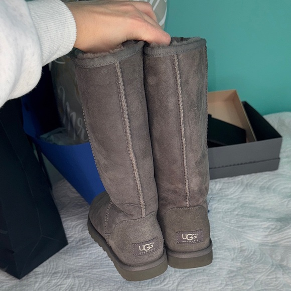 Women's Tall Uggs Gray Sz 6 - Picture 3 of 6